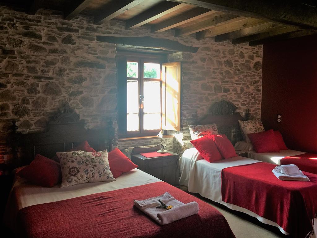 Os Tres Teixos Guest House San Acisclo Exterior foto